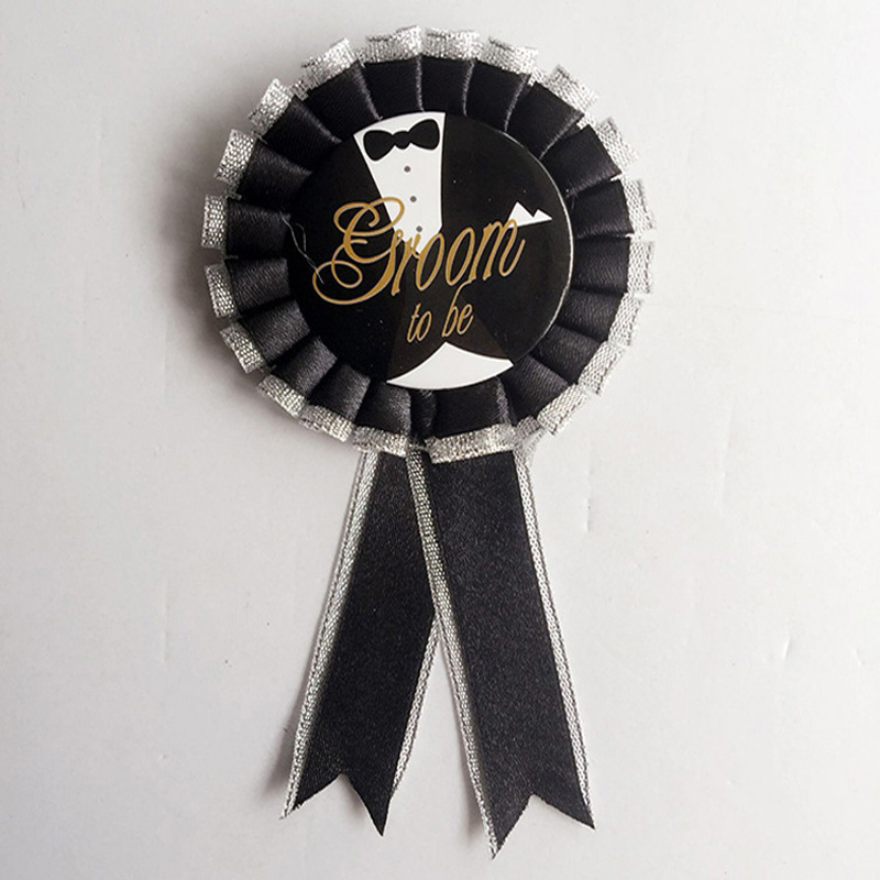 Be y el novio para ser pines de insignia de hojalata