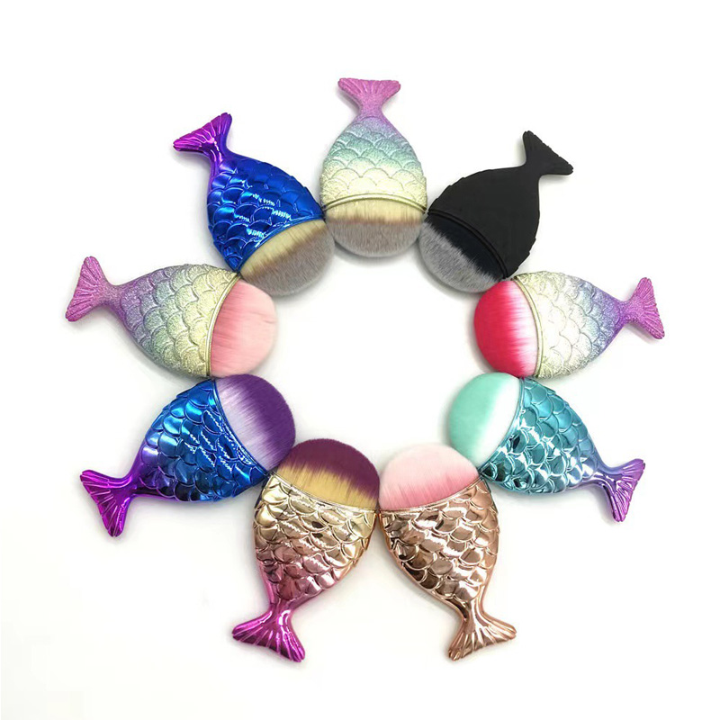 Cepillo de uñas de forma de cola de pescado