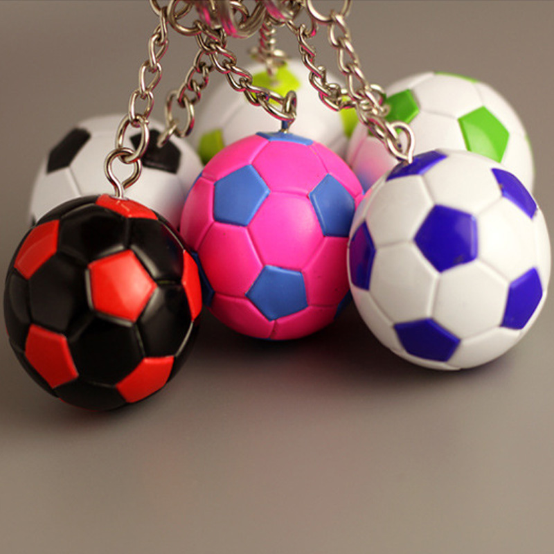 Llavero de fútbol de plástico