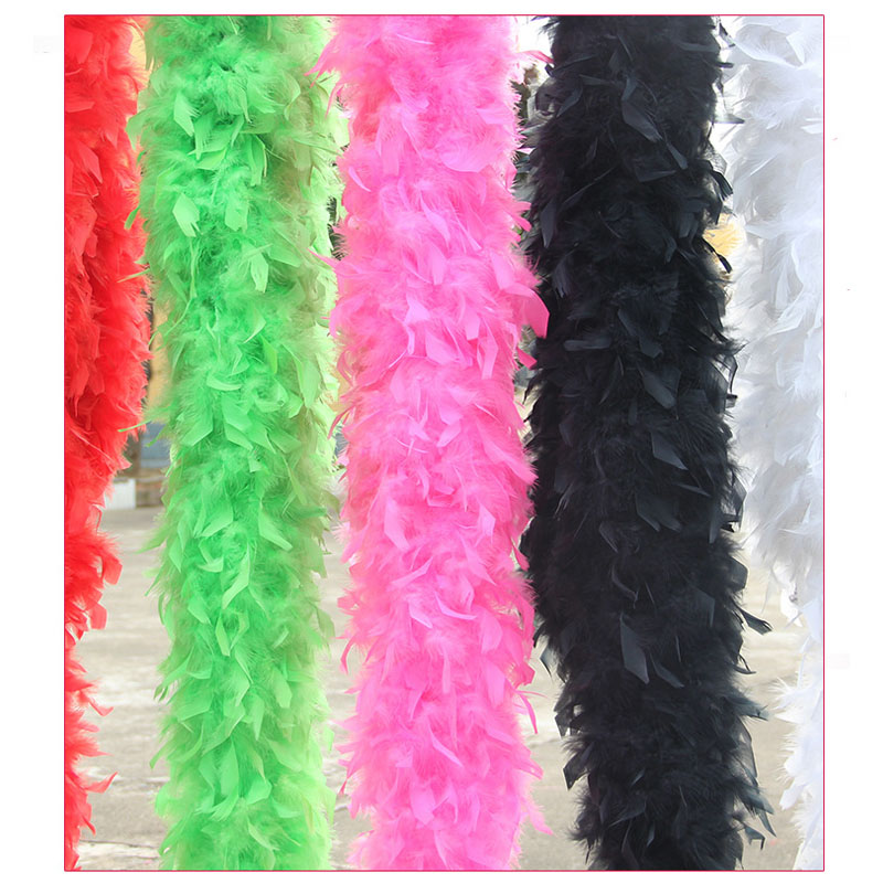 Boas de plumas de pavo